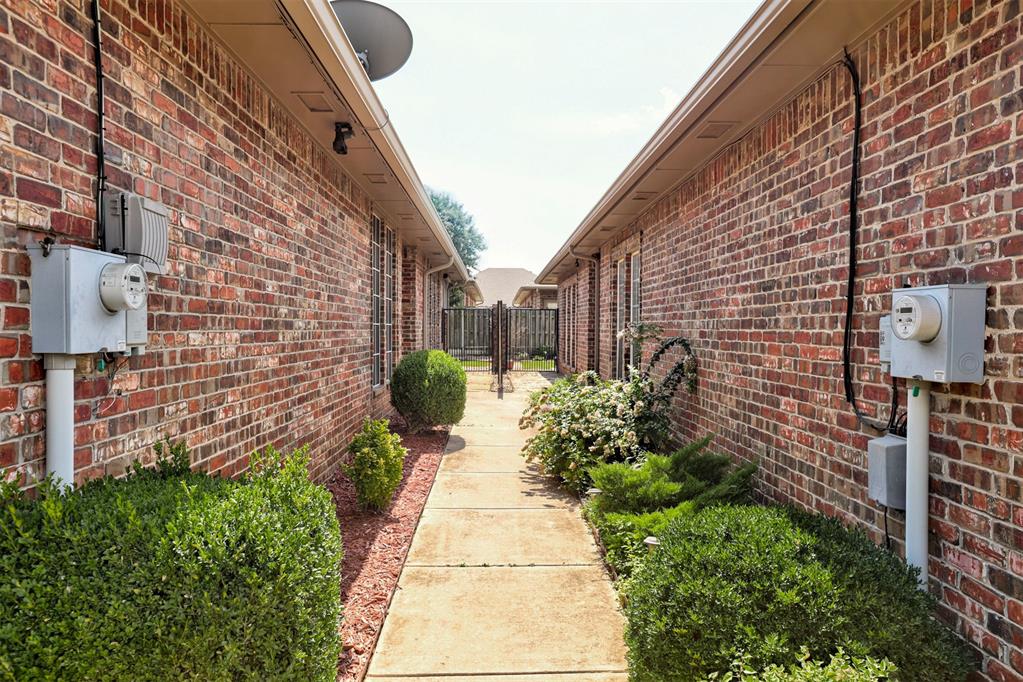 1632 Laurel Place