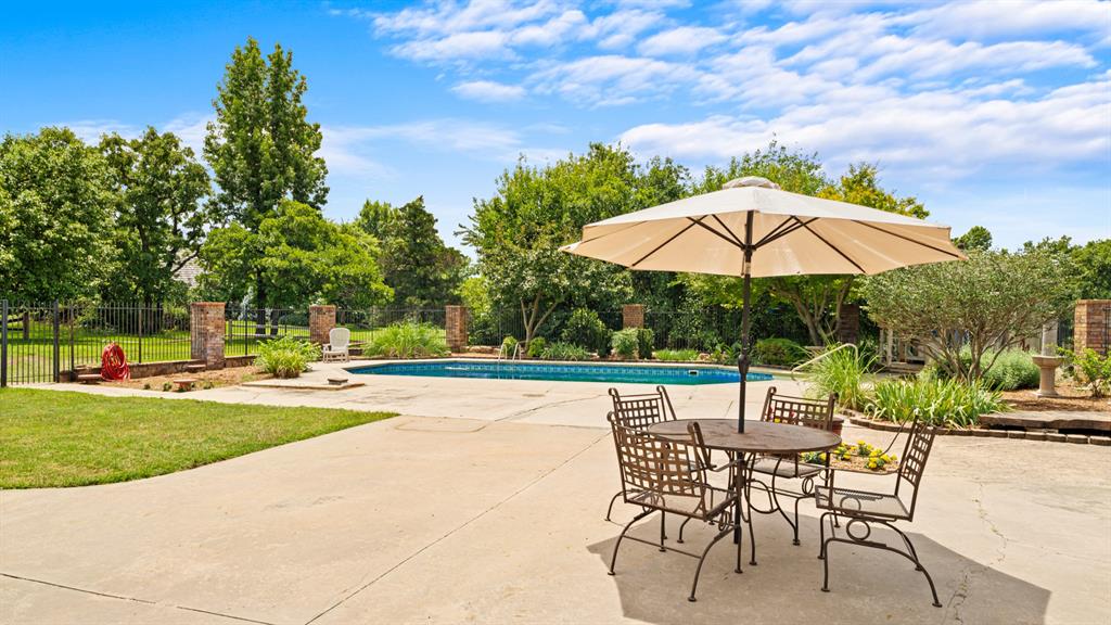 10500 Shady Glade Lane