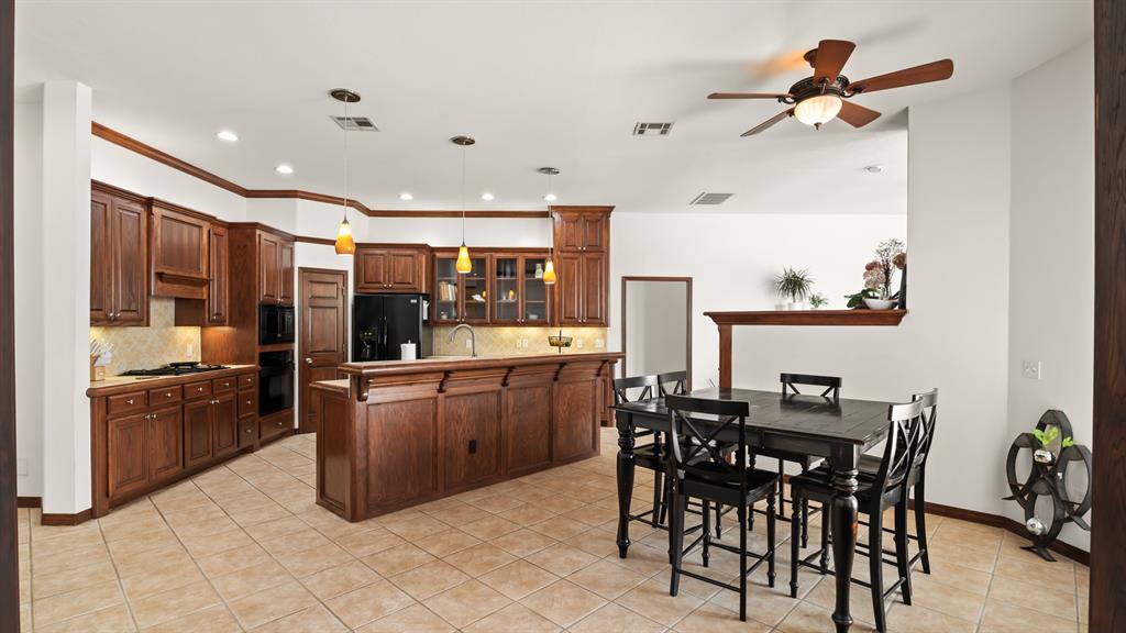 10500 Shady Glade Lane