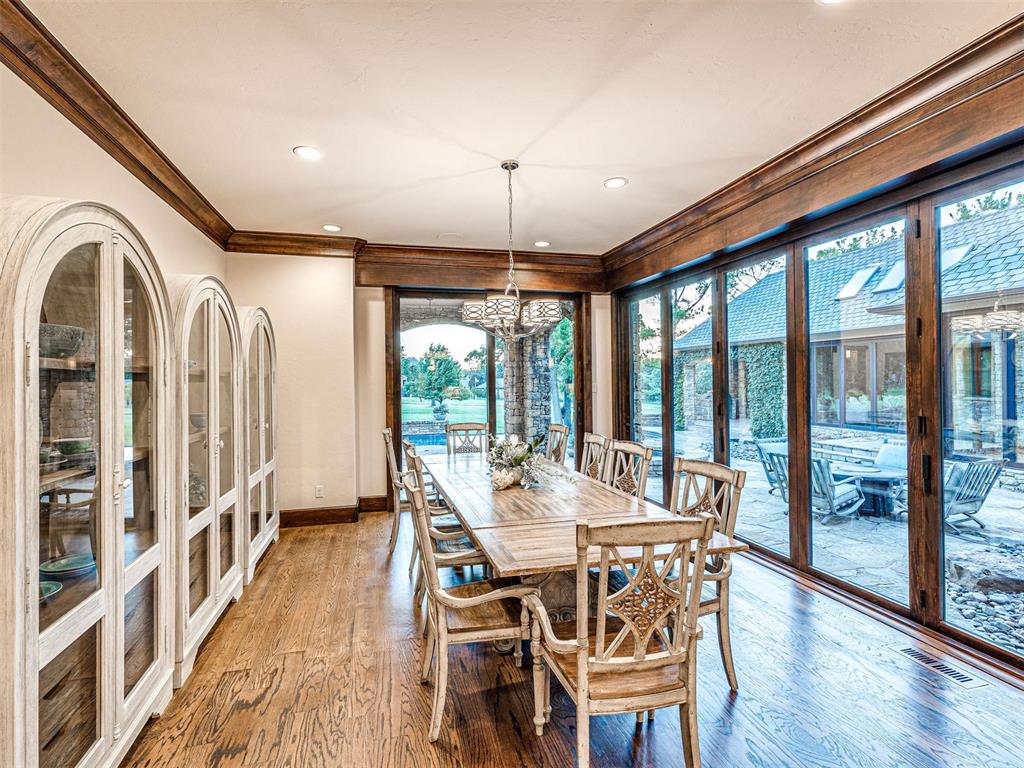 6401 Oak Tree Drive