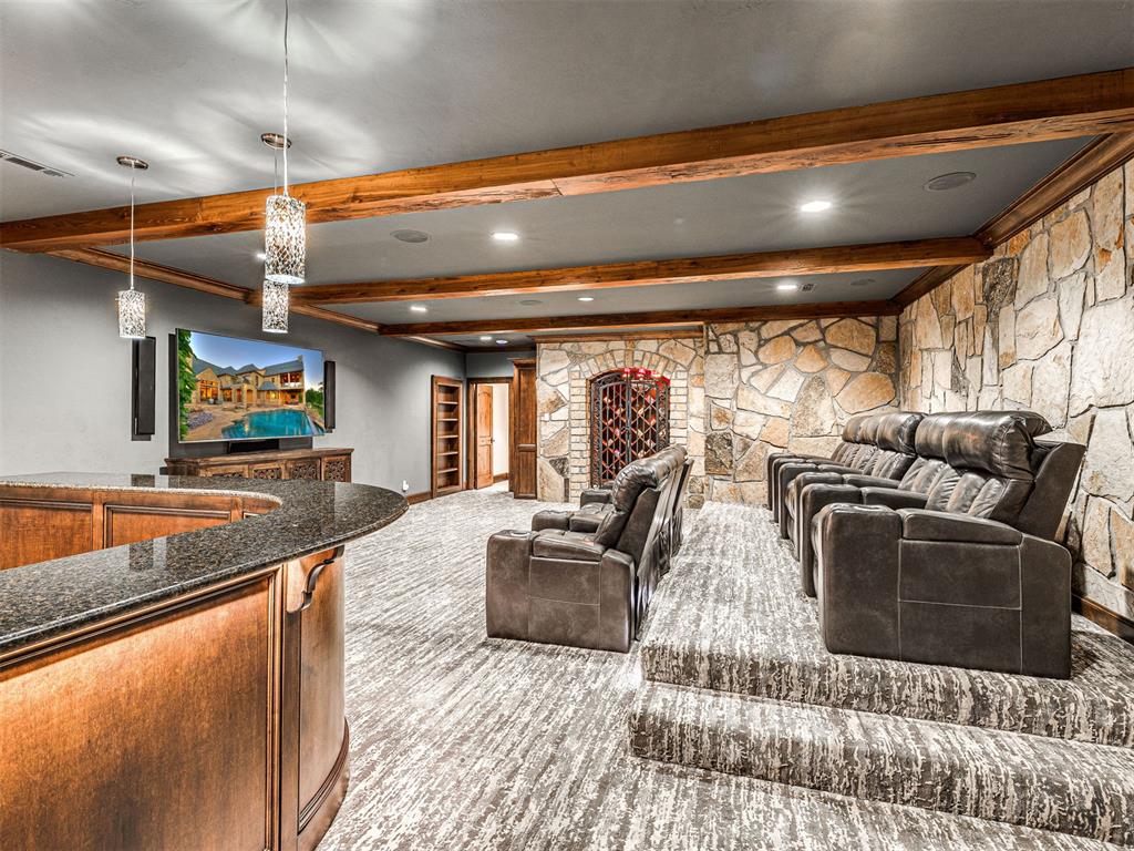 6401 Oak Tree Drive