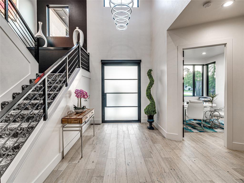 2824 Guilford Lane