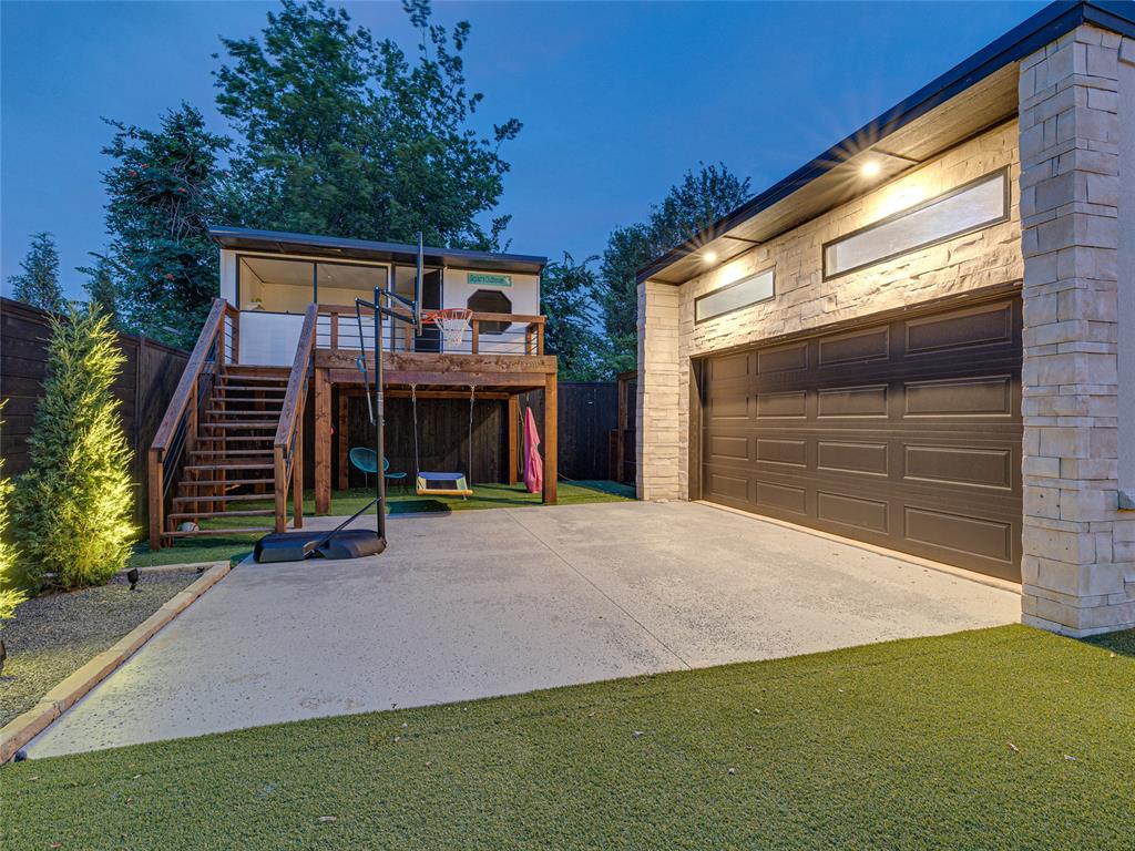 2824 Guilford Lane
