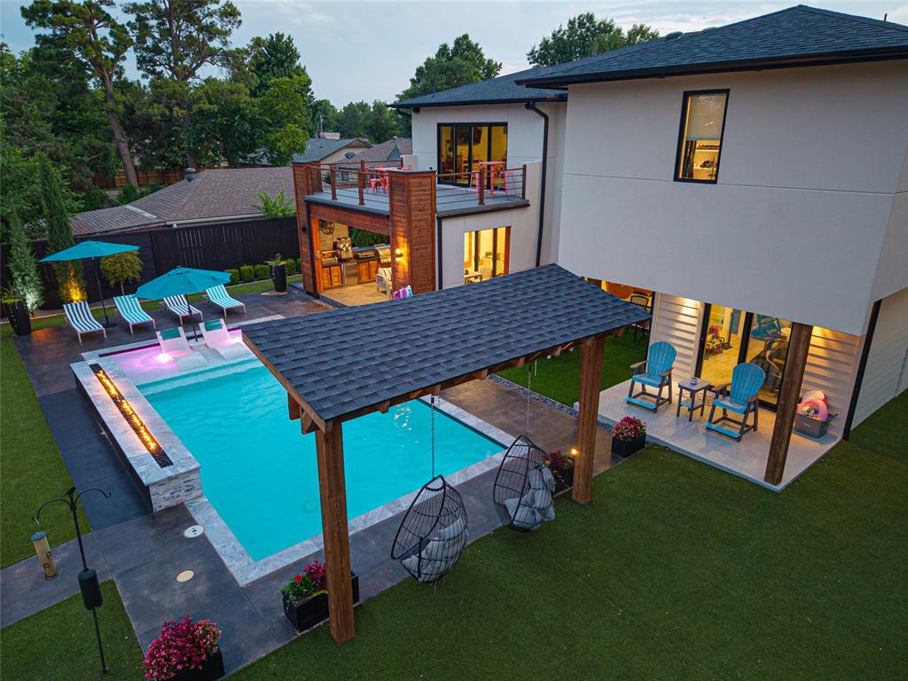 2824 Guilford Lane