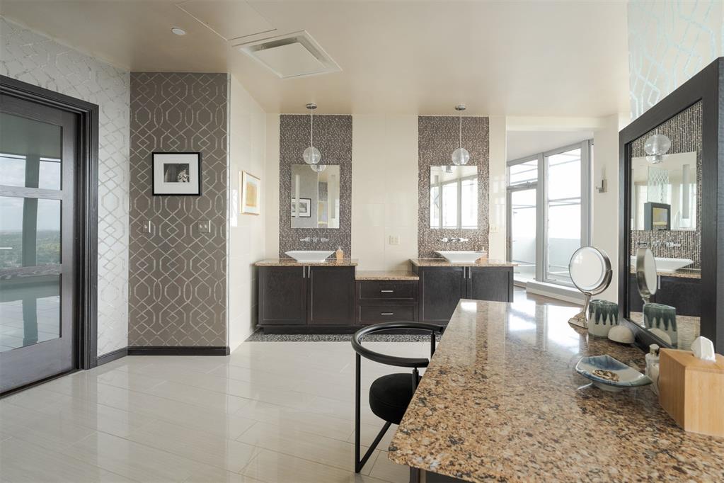 5900 Mosteller Drive Unit: 181