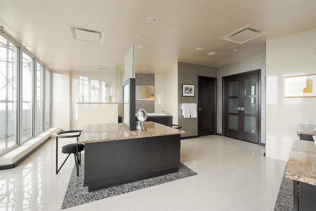 5900 Mosteller Drive Unit: 181