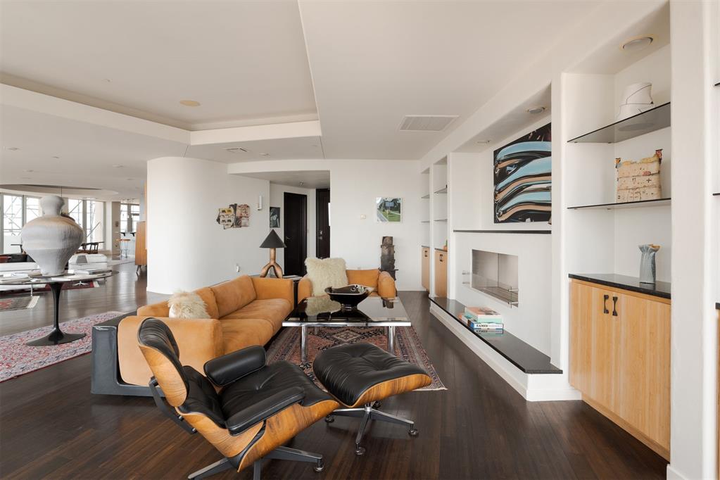 5900 Mosteller Drive Unit: 181