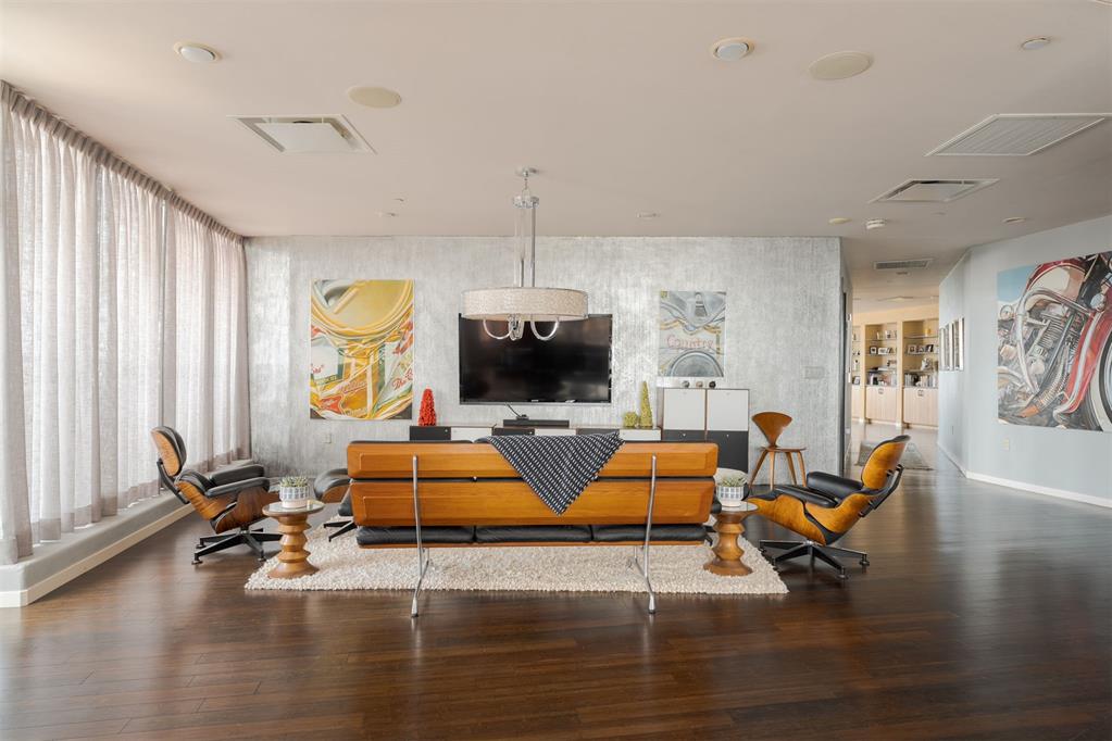 5900 Mosteller Drive Unit: 181