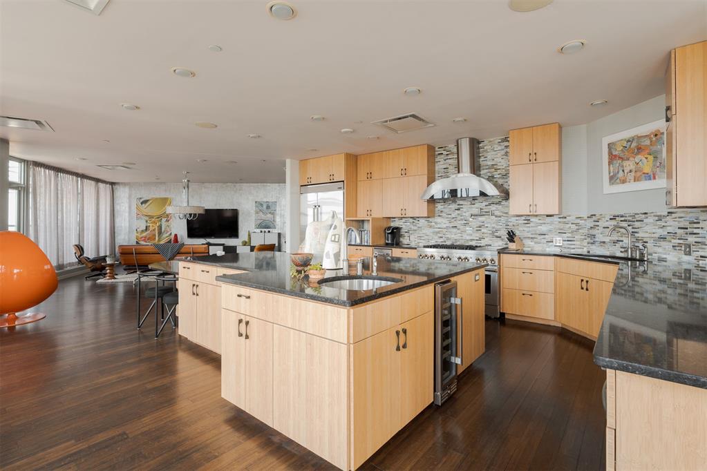 5900 Mosteller Drive Unit: 181