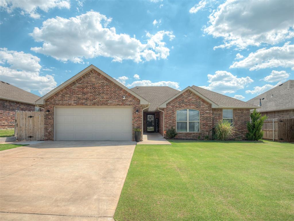 1915 Twisted Oak Court
