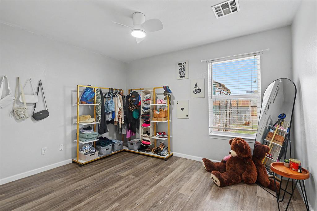916 Danbury Place