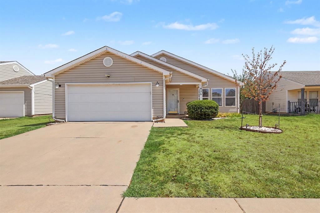 916 Danbury Place