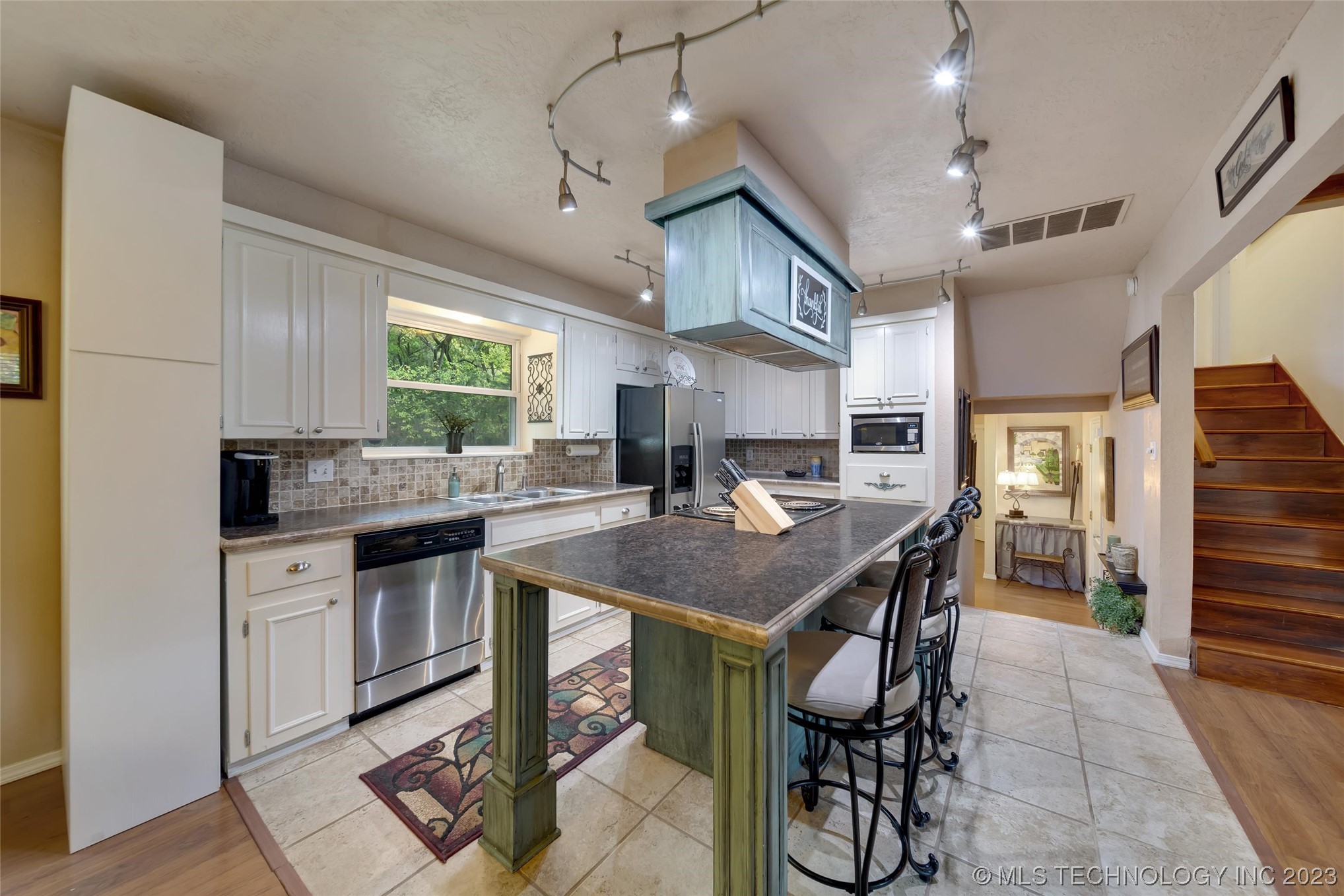 6121 S Trenton Avenue