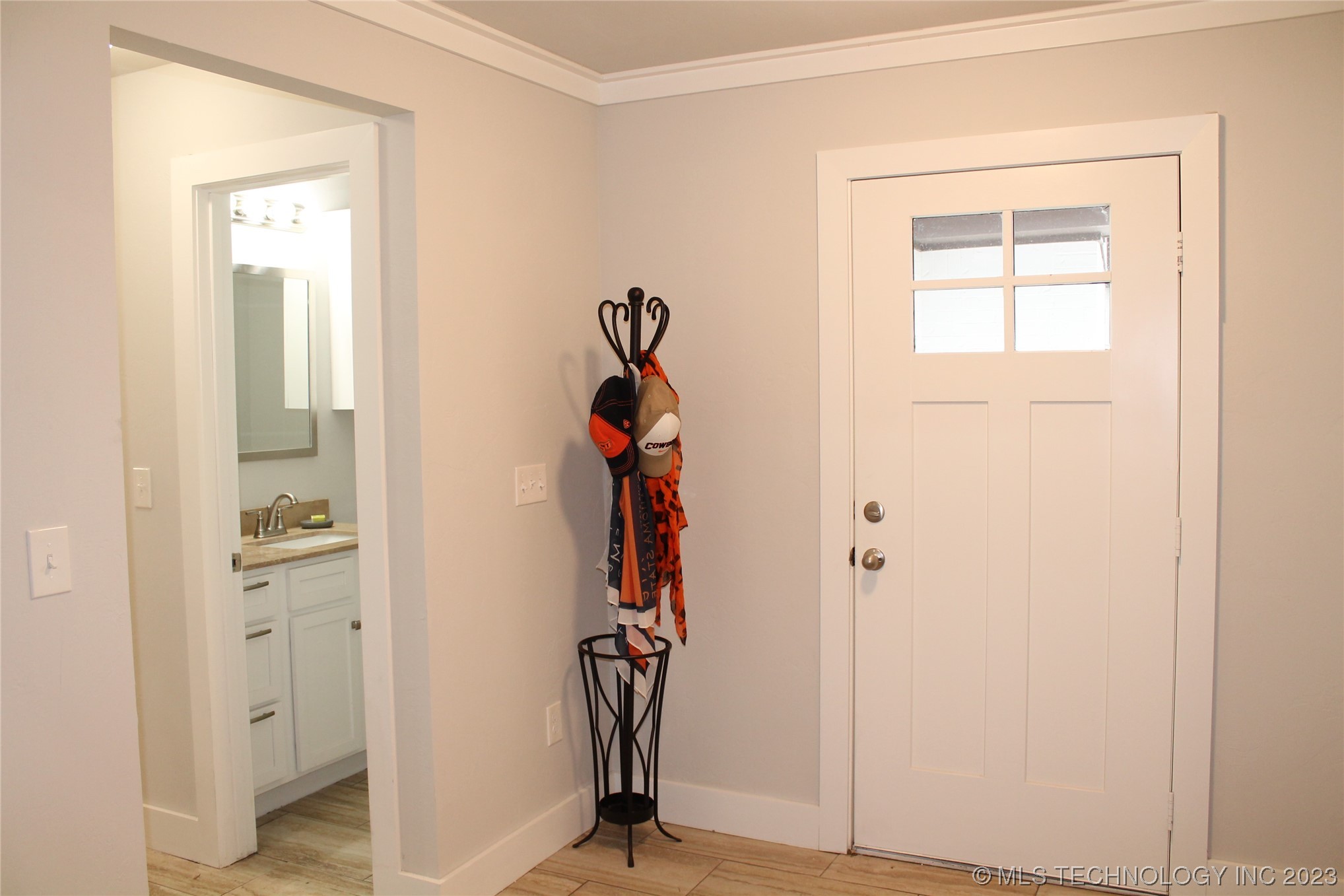 1607 S Berkshire Drive