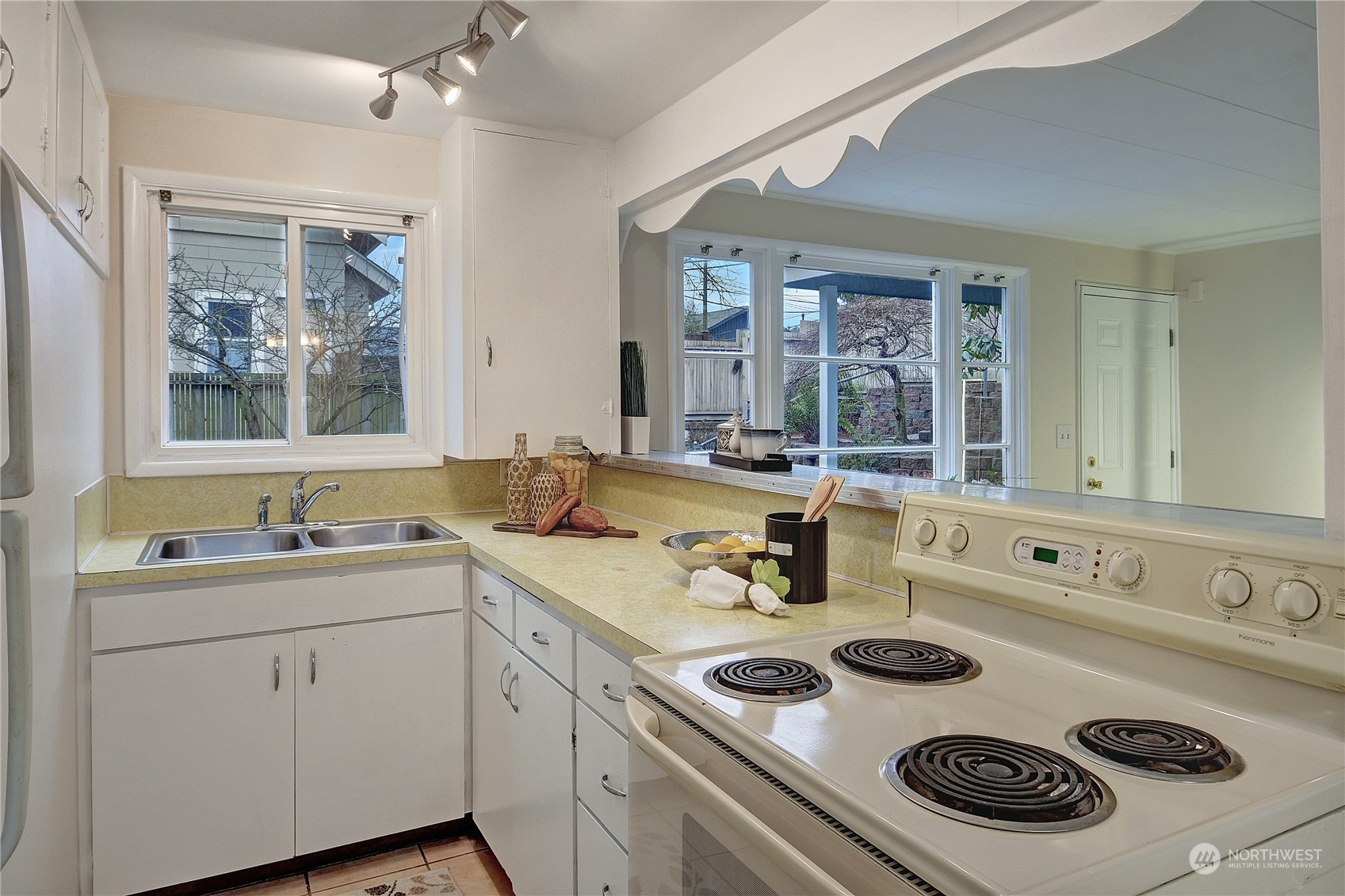 3115 Queen Anne Avenue N