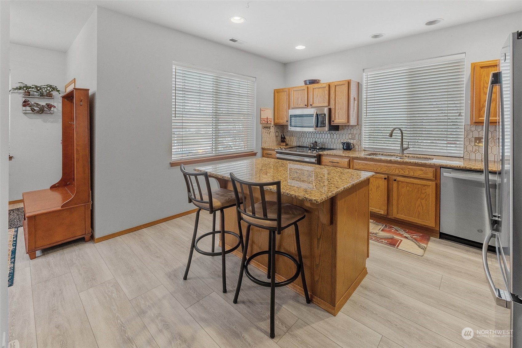 7918 Douglas Avenue SE