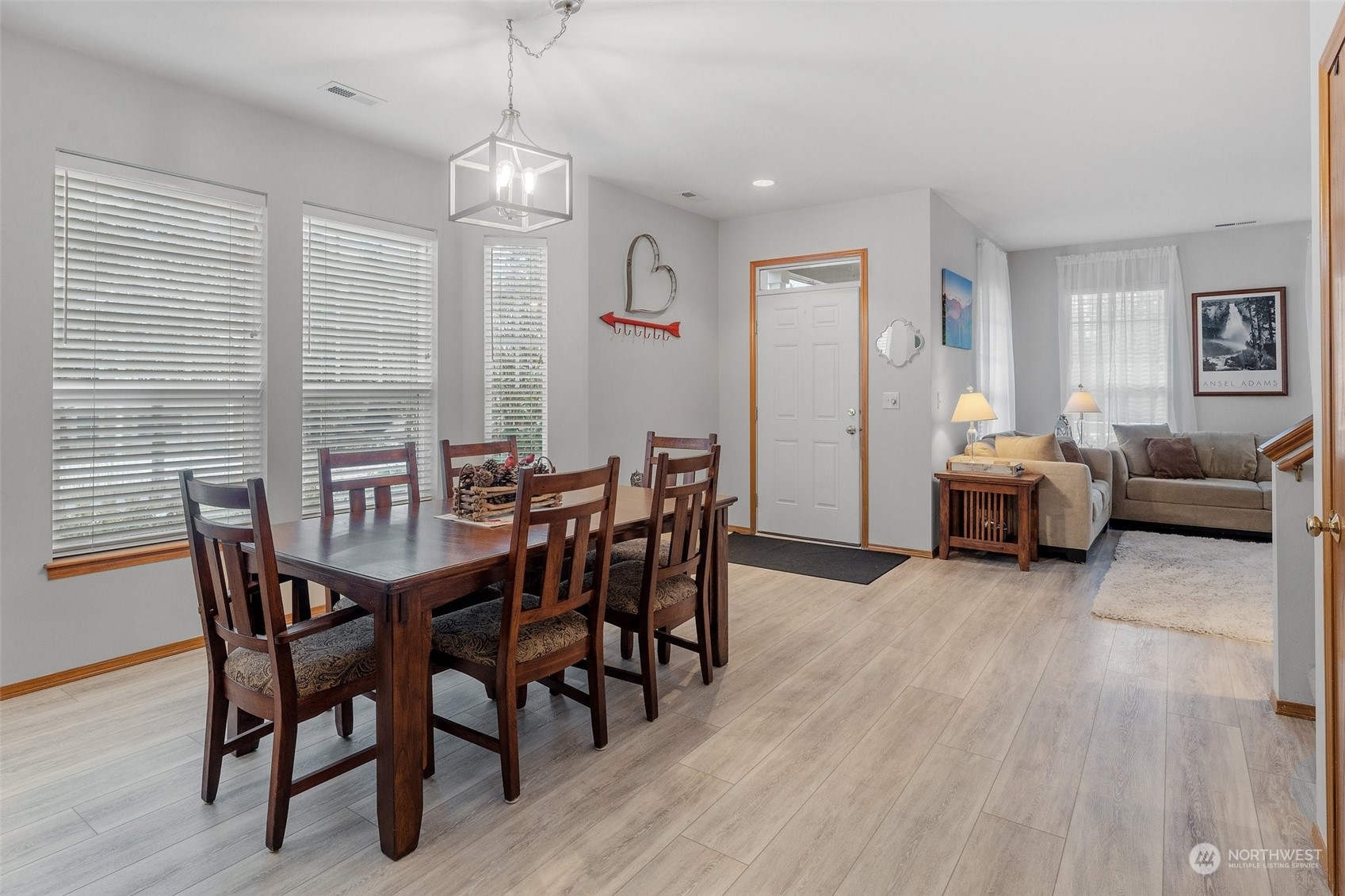 7918 Douglas Avenue SE