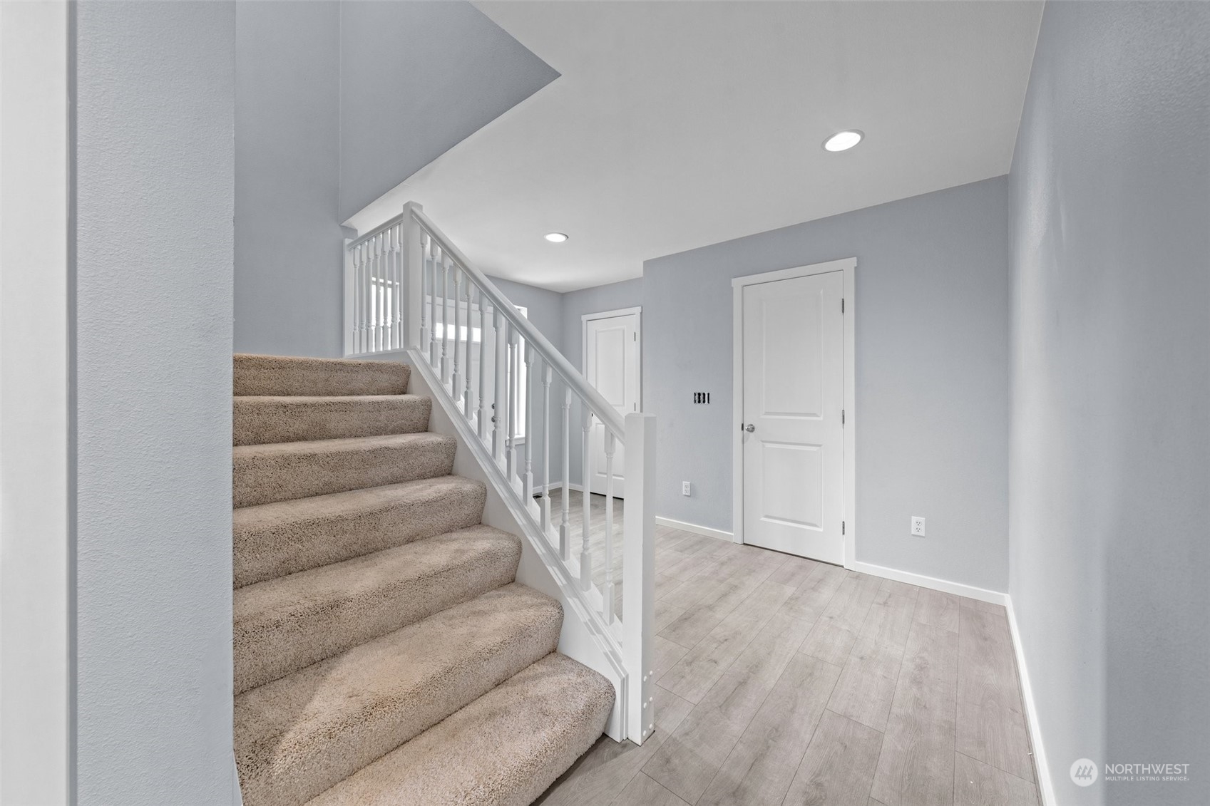 9515 10th Avenue Ct E