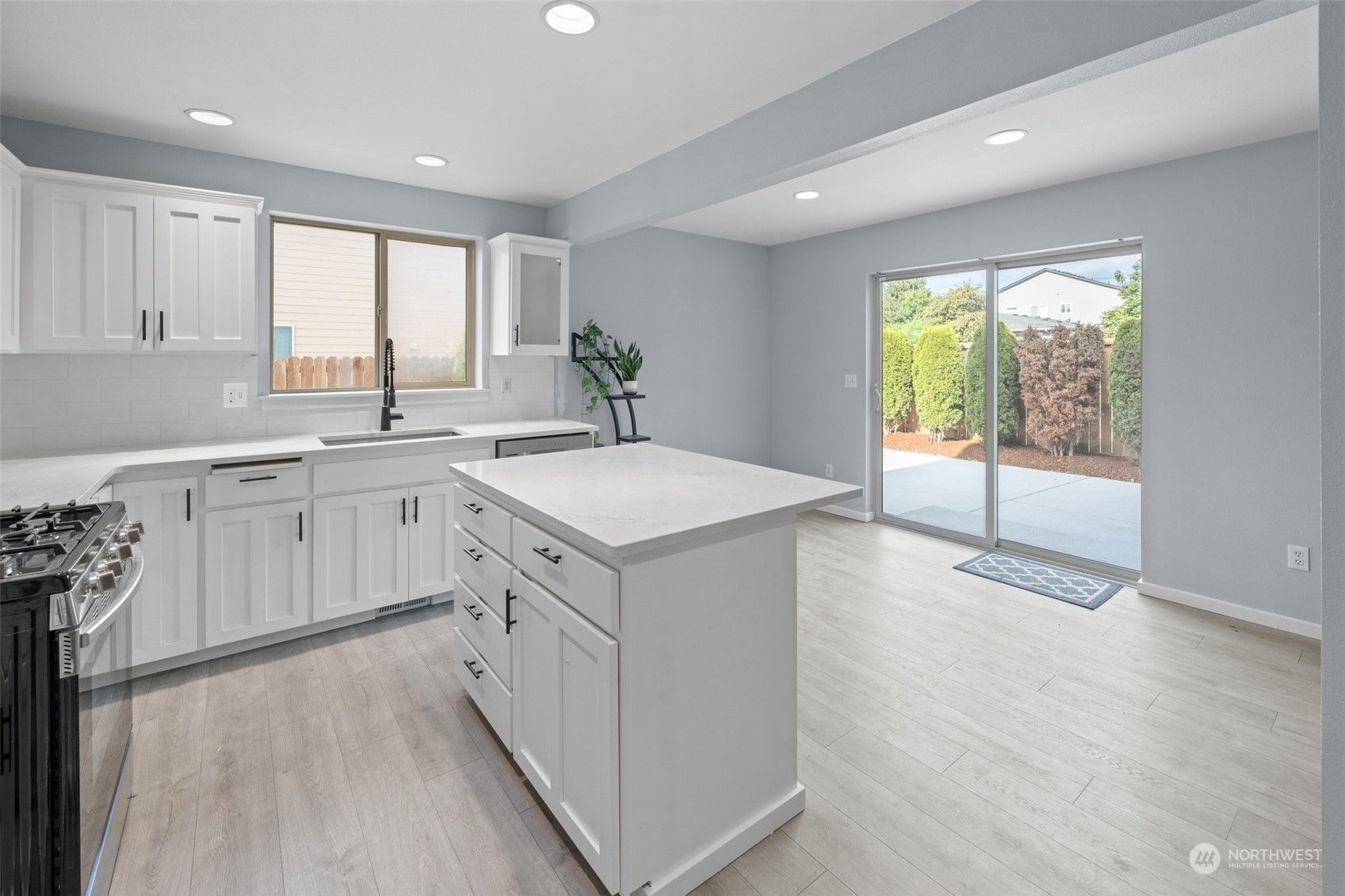 9515 10th Avenue Ct E