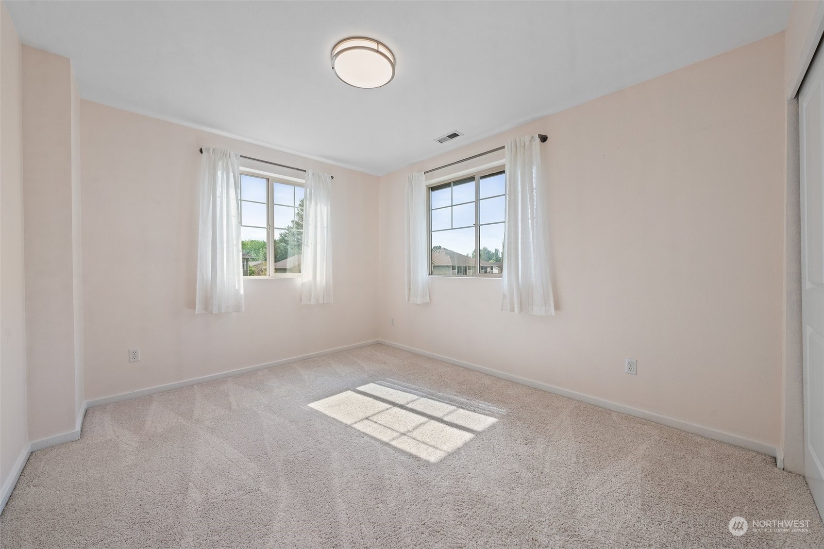 9515 10th Avenue Ct E