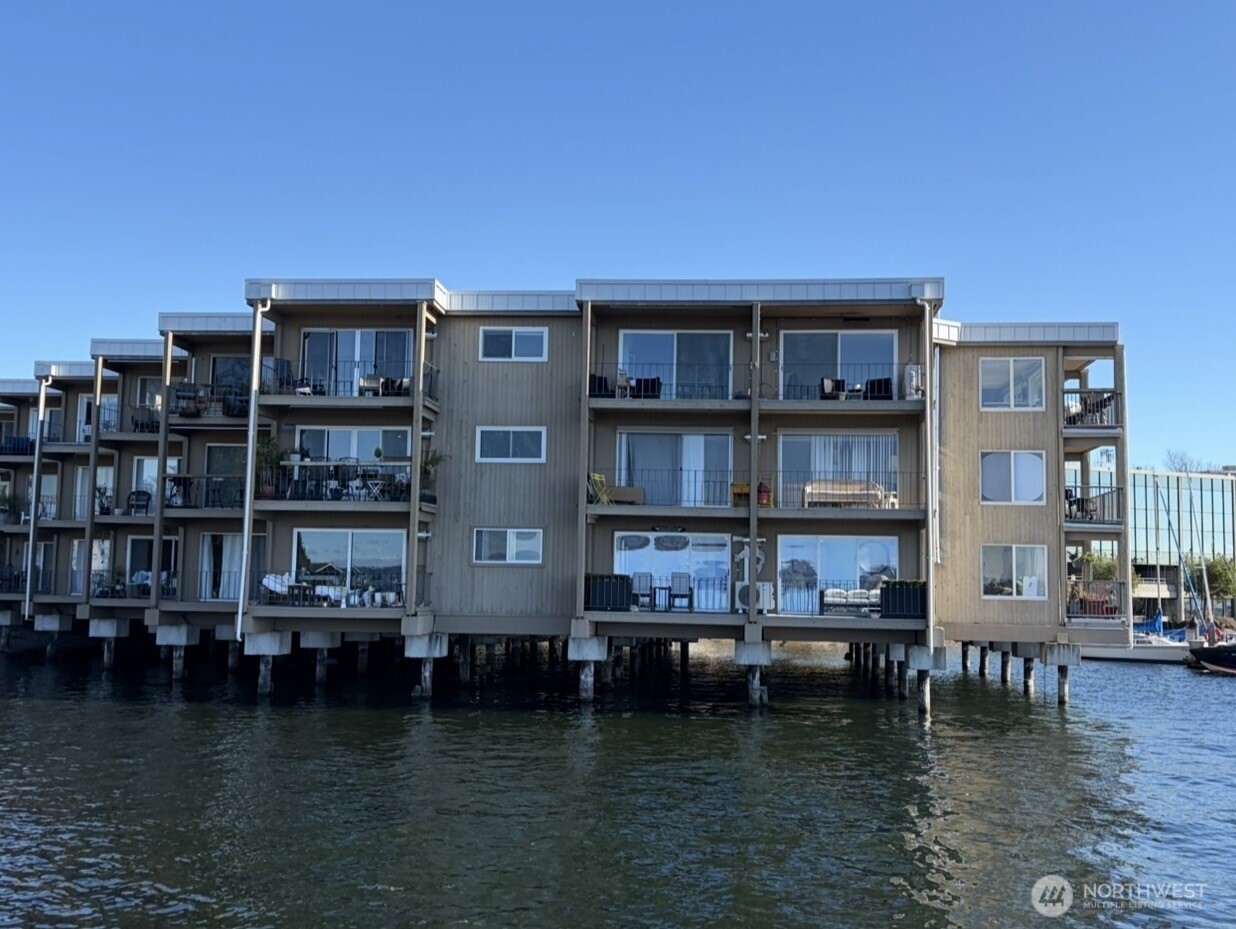 65 Kirkland Avenue Unit: 202