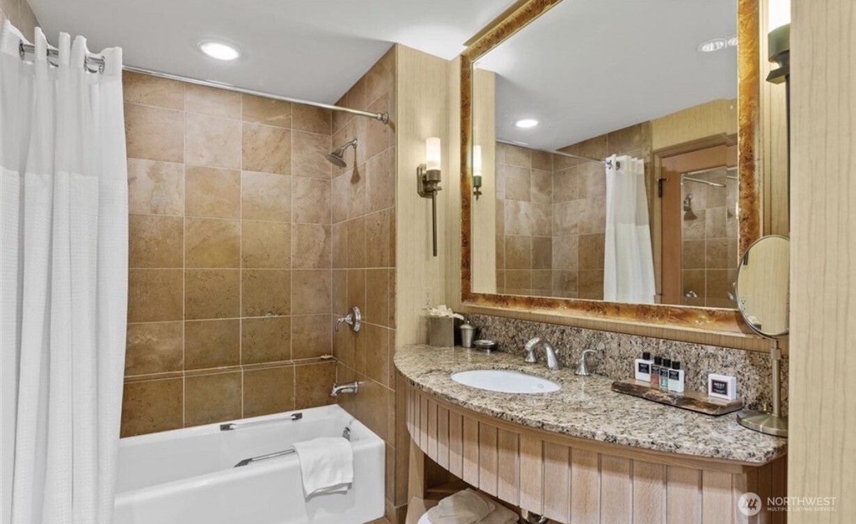 3600 Suncadia Trail Unit: 2068