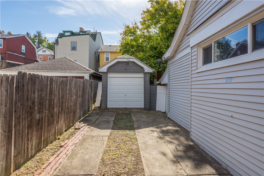 420 Ruxton St
