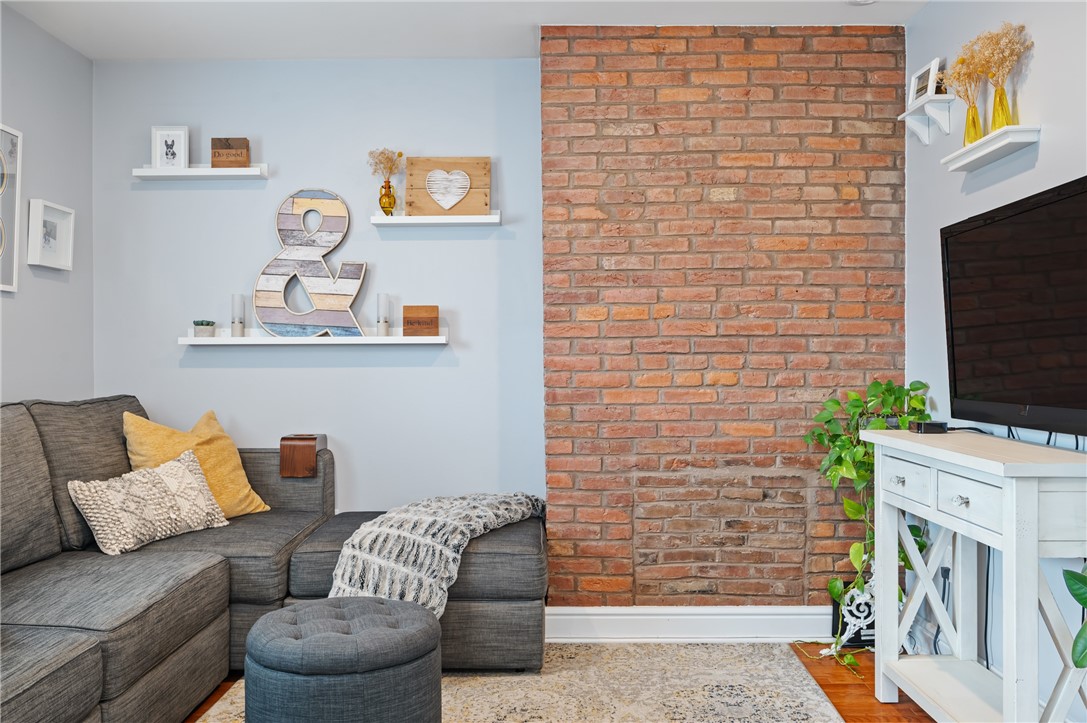 5423 Carnegie Str.