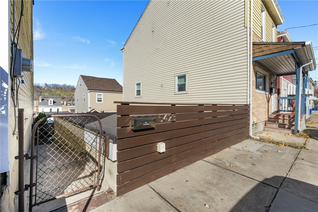 5423 Carnegie Str.