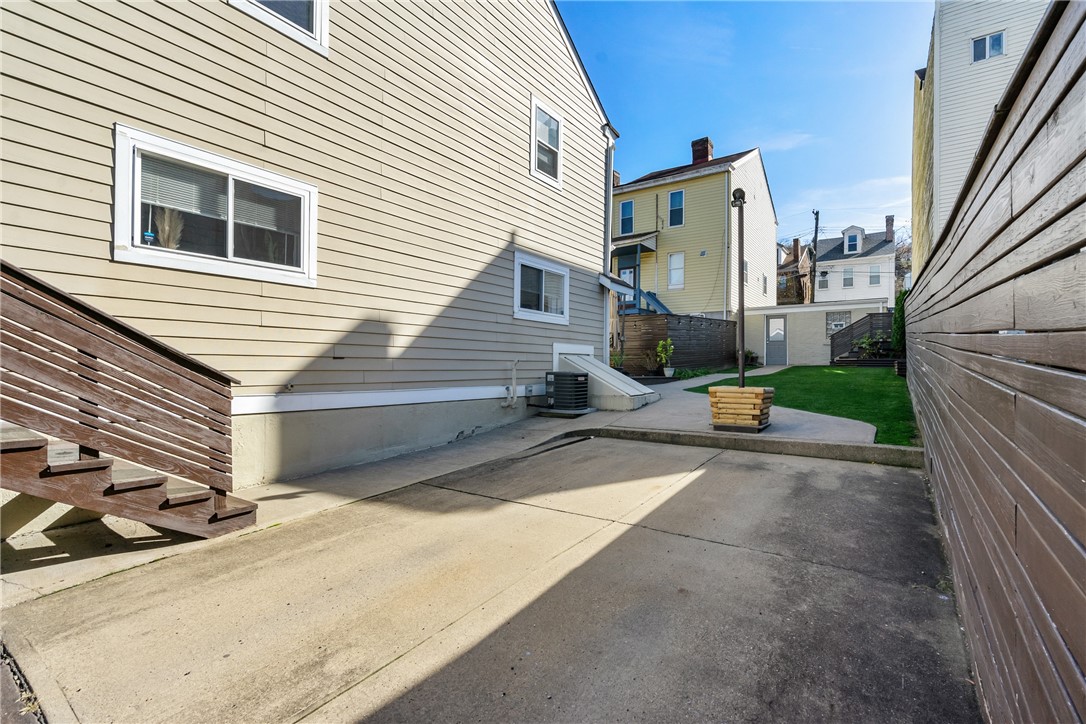 5423 Carnegie Str.