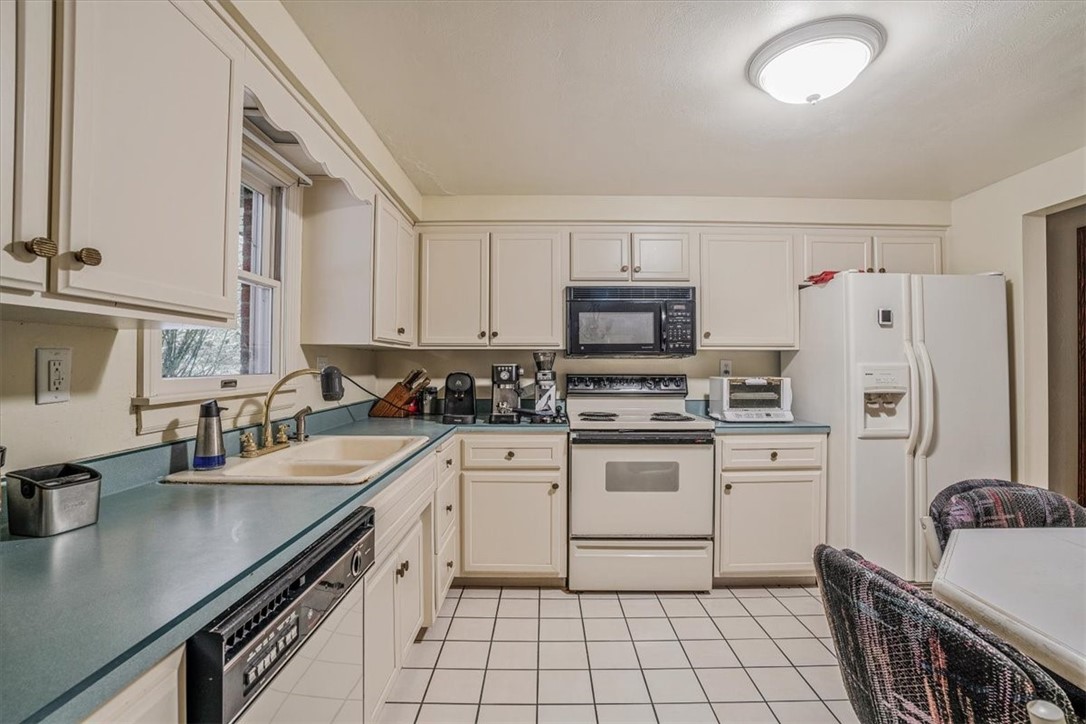 29 Farmcrest Dr