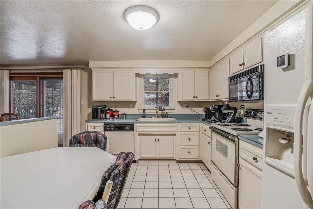 29 Farmcrest Dr