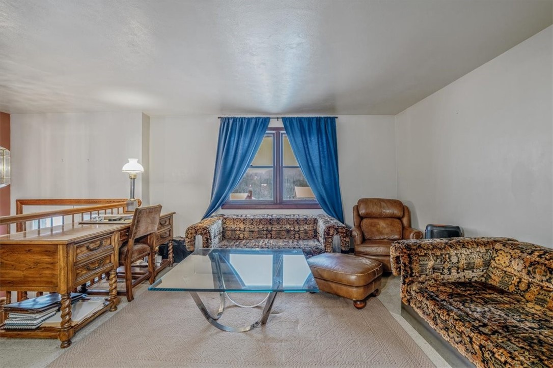 29 Farmcrest Dr