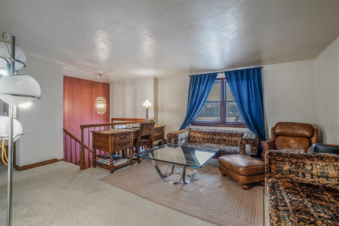 29 Farmcrest Dr