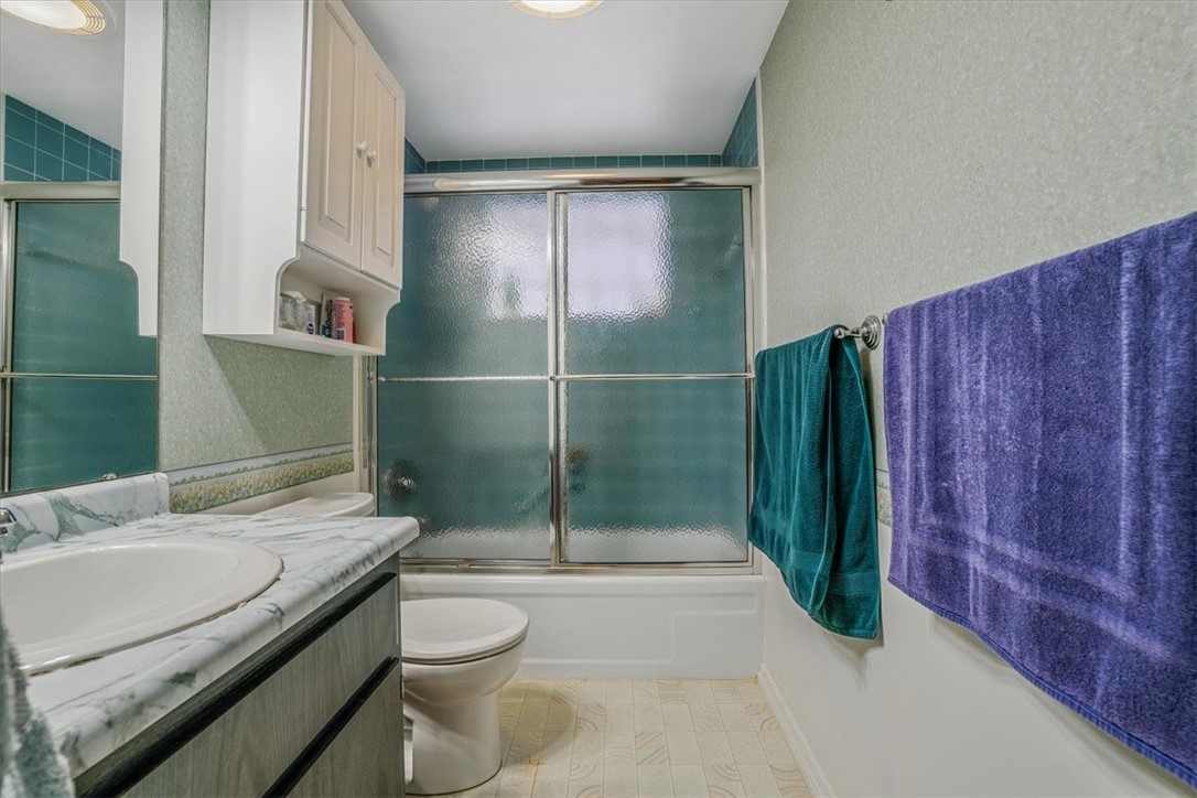 29 Farmcrest Dr