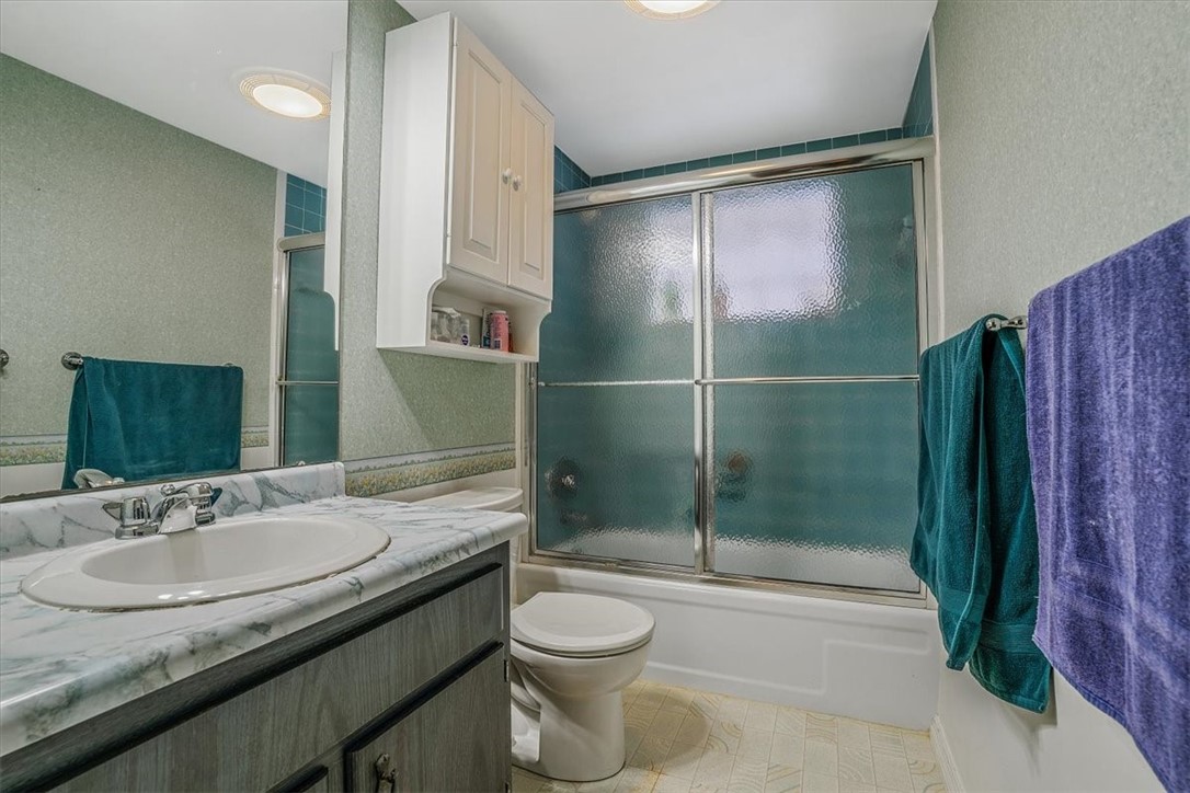 29 Farmcrest Dr