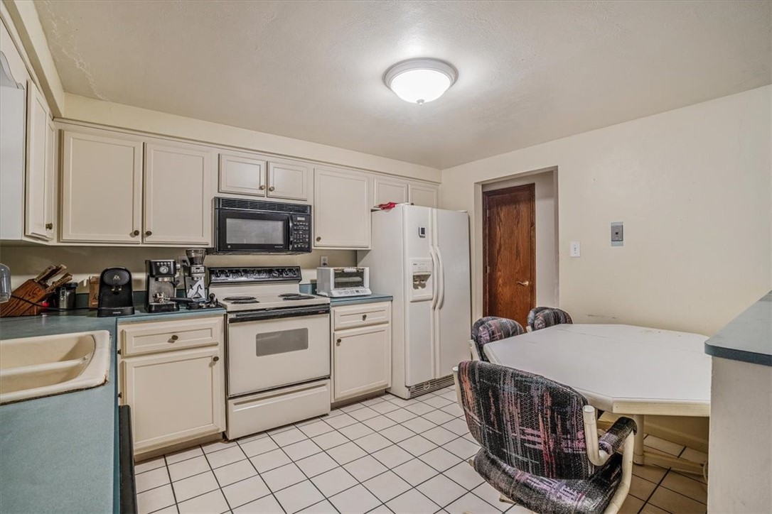 29 Farmcrest Dr