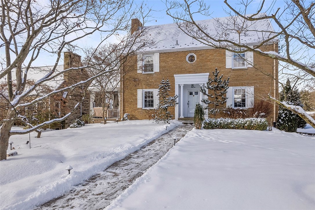 1010 SUMMER PLACE