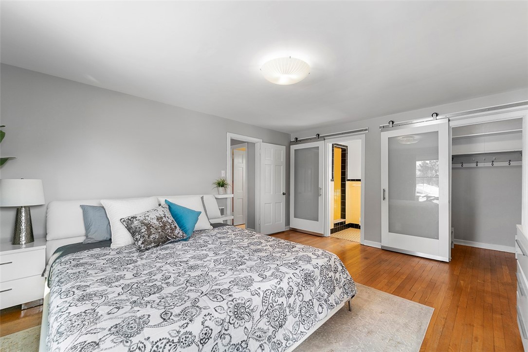 1010 SUMMER PLACE