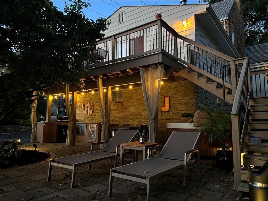 1010 SUMMER PLACE