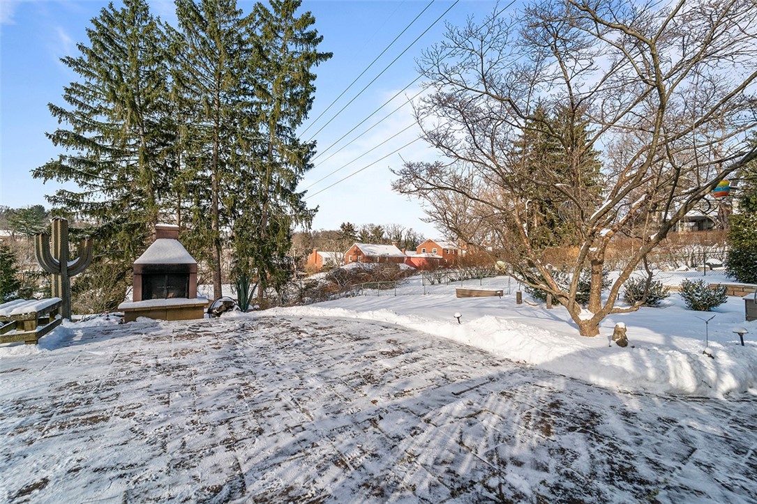 1010 SUMMER PLACE