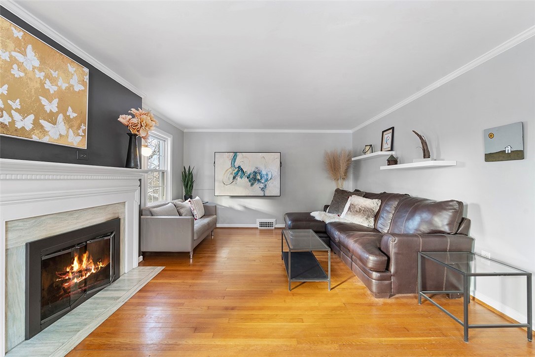 1010 SUMMER PLACE