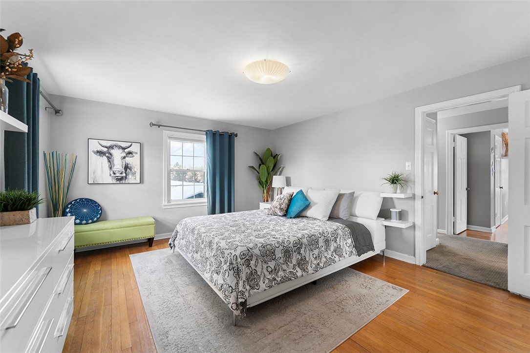 1010 SUMMER PLACE
