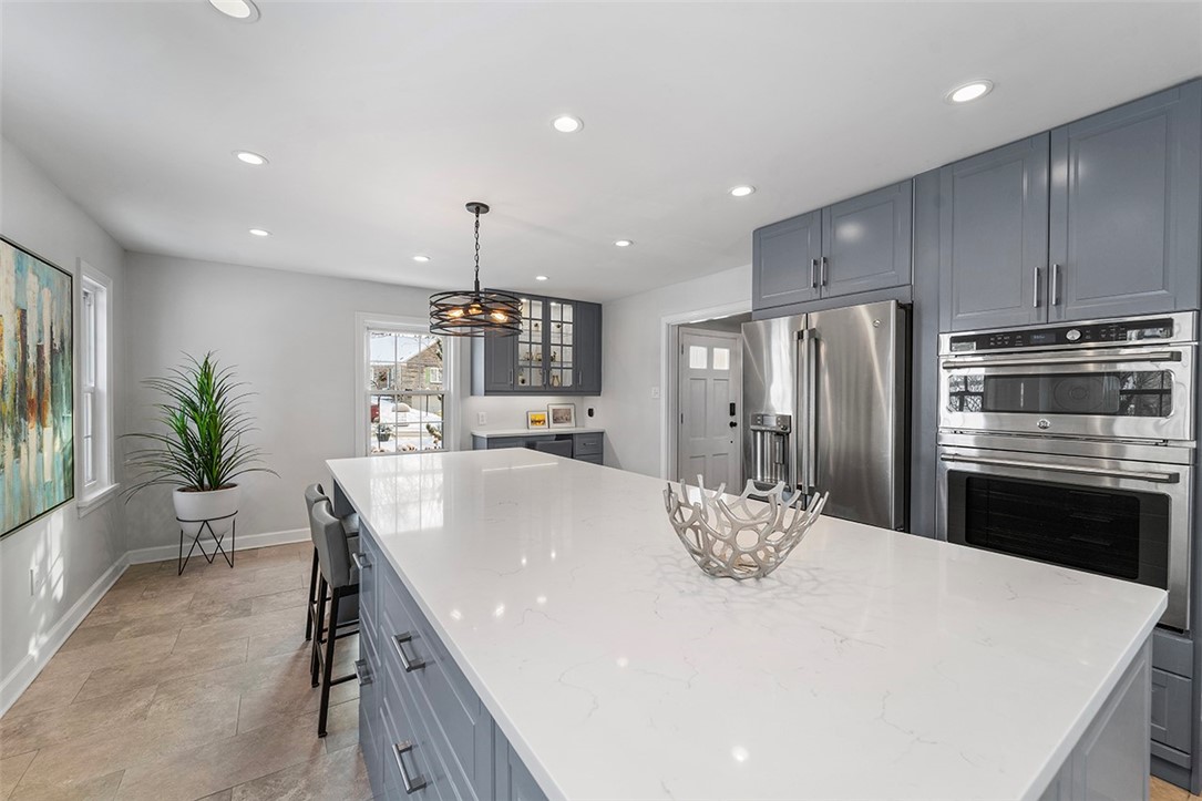 1010 SUMMER PLACE