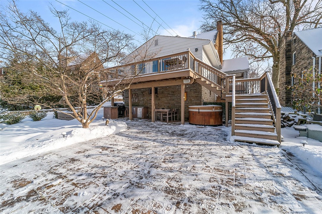 1010 SUMMER PLACE