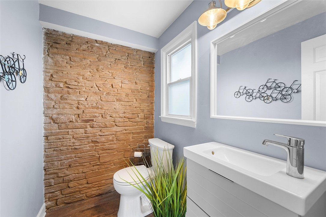 1010 SUMMER PLACE