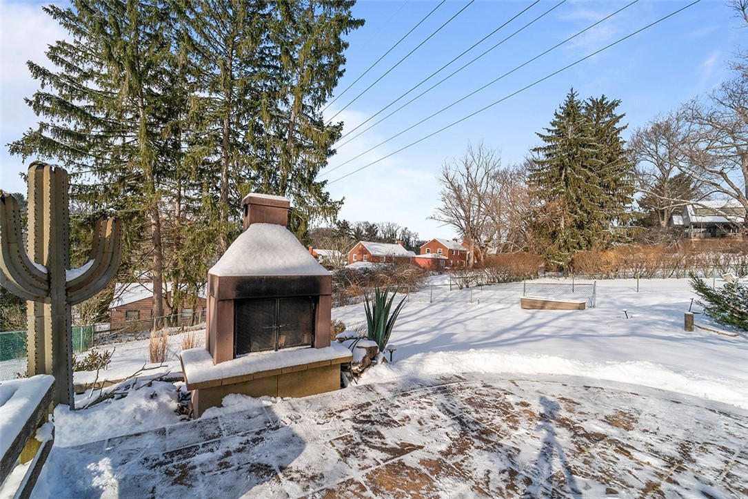 1010 SUMMER PLACE