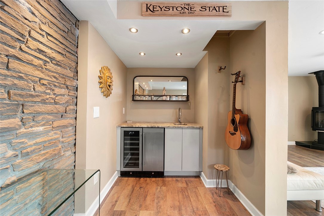 1010 SUMMER PLACE