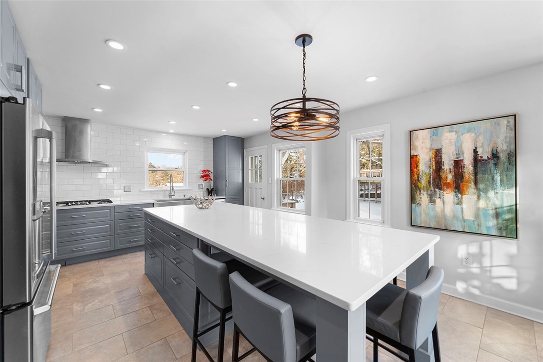 1010 SUMMER PLACE