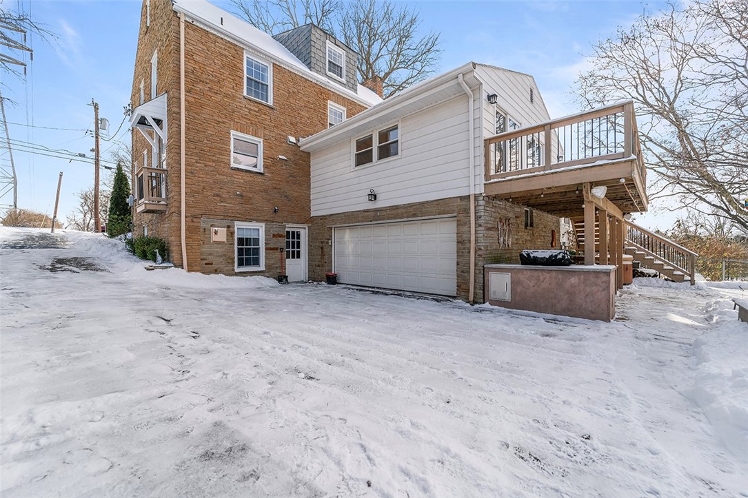 1010 SUMMER PLACE